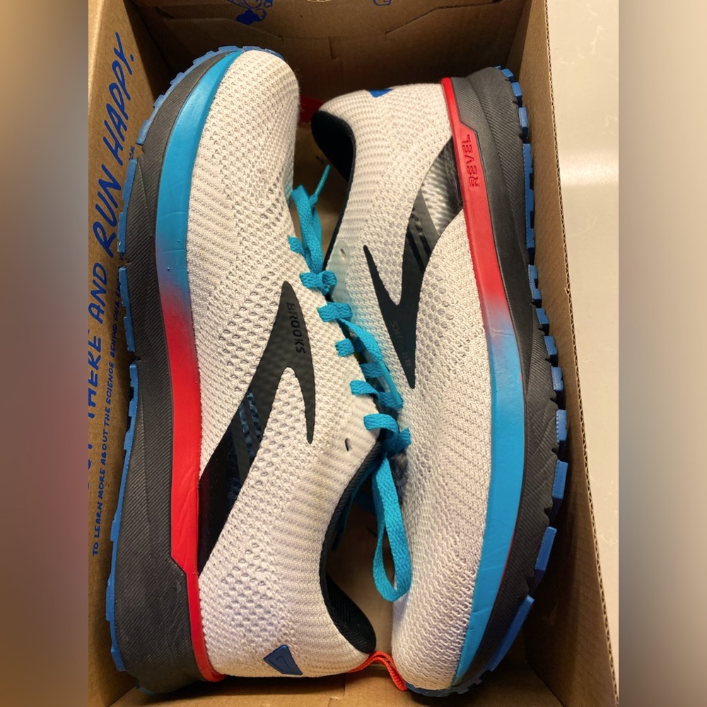 Brooks Revel 5 size 9 women’s